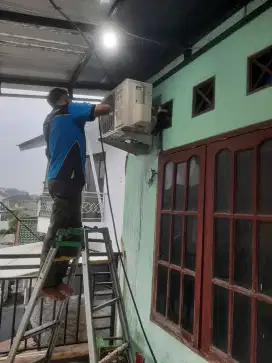 Di butuhkan teknisi tau semi teknisi ac