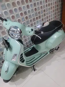 Vespa GTS th 2021 low KM 3rb