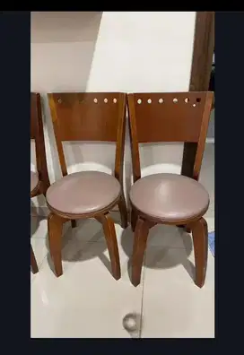 Meja dan Kursi Kayu 75x120cm (4 kursi) no minus siap pakai