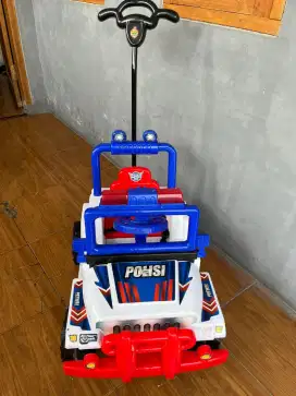 Mobil polisi bekas
