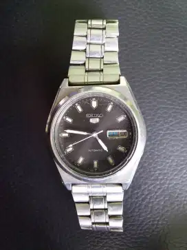 Jam tangan Pria Seiko 5 otomatis 7009