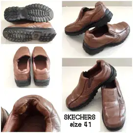 Sepatu pria SKECHERS Shape-ups sz 41, preloved