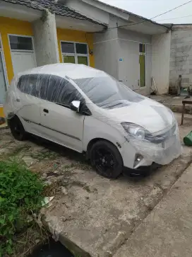 Kami jasa sewa mobil ren car'Mobil silahkan,yang mau sewa lepas kunci