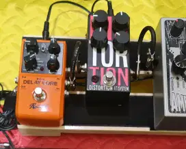 Efek gitar delay core/time core + distorsi