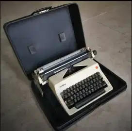 Mesin tik Olympia made in Germany