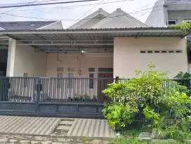 Jual rumah baru renovasi di Pondok Candra