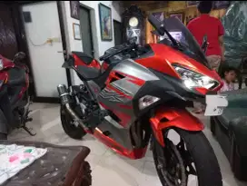 Jual cepat Kawasaki Ninja 250 rawatan rumahan,edisi turun harga!!!