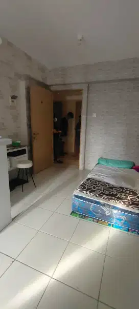 Sewa/jual 2unit -- Stanford Tower lantai 3 semi furnish bed kitchen ac