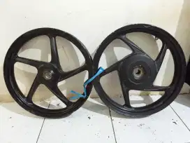 Velg bintang original dan mulus