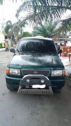 Kijang kapsul lsx 1800cc warna hijau