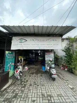 Penjaga Toko Aqascape dan Ikan Hias