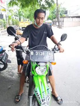 KLX 2019 gratis 2 pasang velg ban Supermoto dan pacul