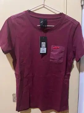 NEGO Juaraga T-Shirt - Wanita JR Prime Pocket Tee - Maroon M