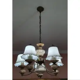 Lampu hias ruang tamu kuno