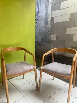 Kursi Cafe Resto Selly bubut kualitas kayu jati