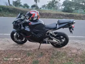 Jual moge cbr 600 2011 black
