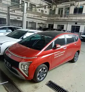 Hyundai Stargazer Prime Matic test drive warna merah type tertinggi