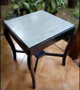 Meja Marmer Kuno Antik