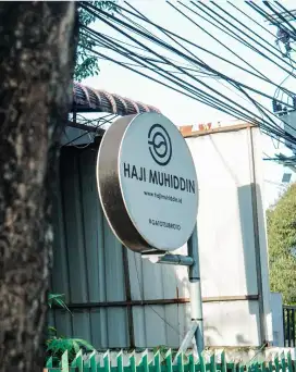 Lowongan kerja Waiter Khusus Pria