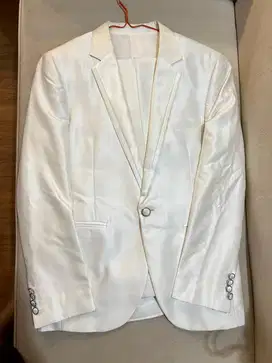 Men suite broken white PRELOVED size S/M