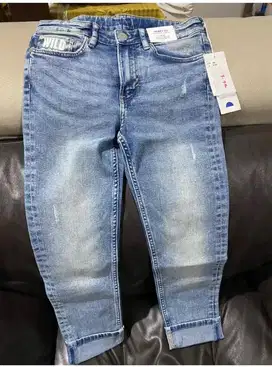 Celana jeans untuk anak