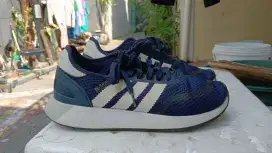 Sepatu adidas made in vietnam