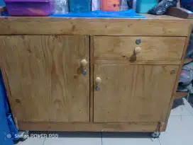 Gerobak jualan es atau etalase