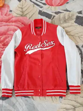 Di jual jaket impor MLB