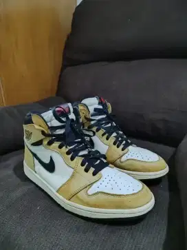 Dijual cepat dan murah sepatu jordan Rocky of the Year size 43