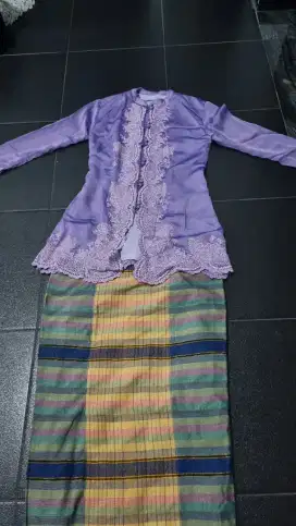 Kebaya set likenew