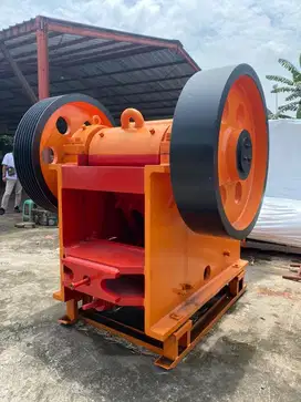 Jaw crusher / mesin pemecah batu