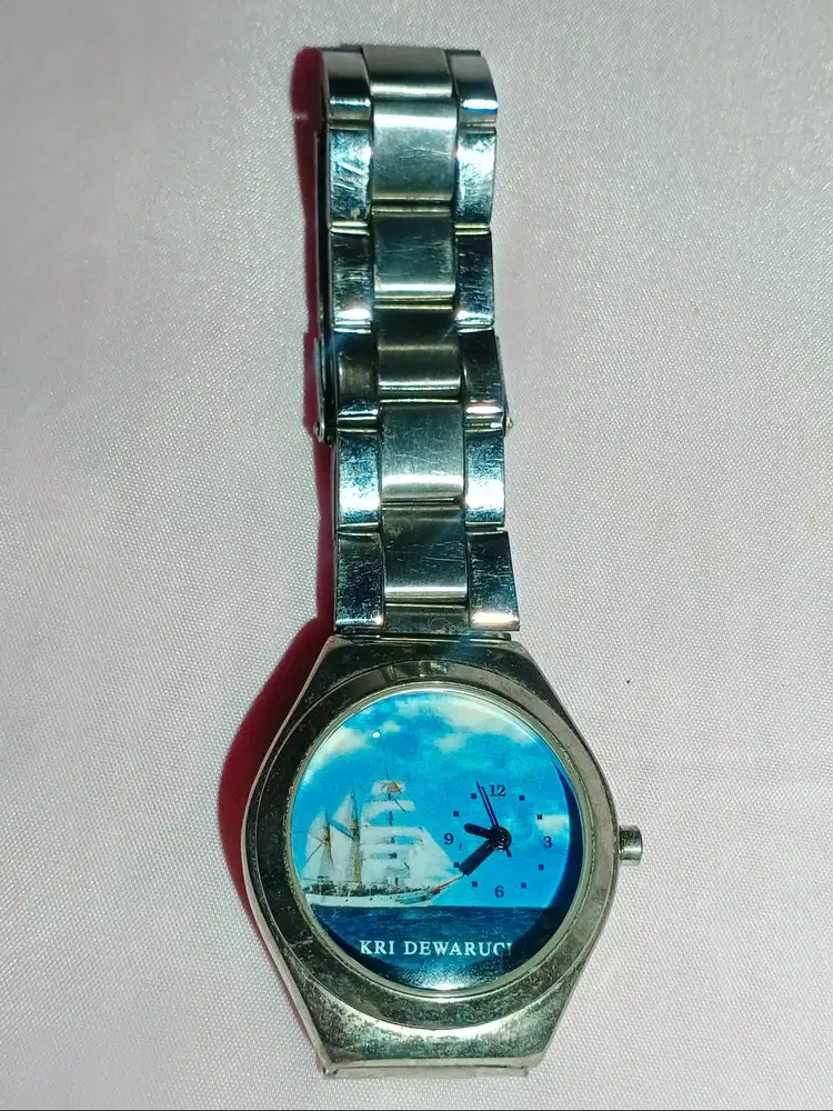 Jam tangan Kwi Dewarutji