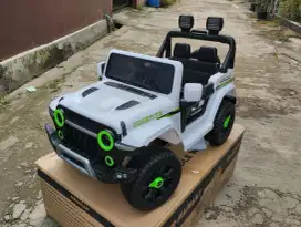 MOBIL AKI REMOTE ANAK JEEP 12 VOLT