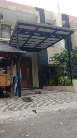 Kanopi baja ringan