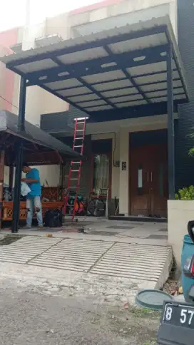 Kanopi baja ringan