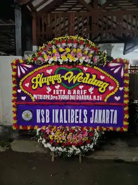 WD263-Menyediakan karangan bunga papan happy wedding