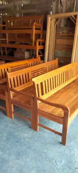 Kursi panjang /resban