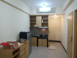 Dijual Apartemen Puri Park View Tower E 2BR lt 25 furnish hadap pool