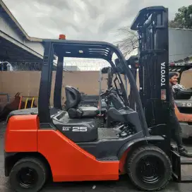 FORKLIFT 2,5 TON, TRILIFT 6 METER, 8FD25 MANUAL TOYOTA TAHUN 2017