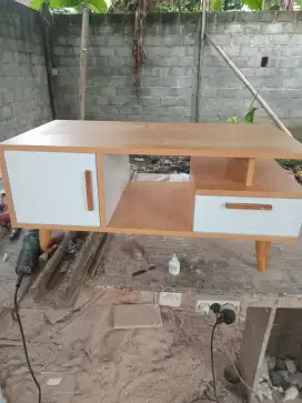 Meja rak tamu minimalis