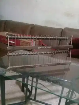 Rak tempat kaset merk sansui.