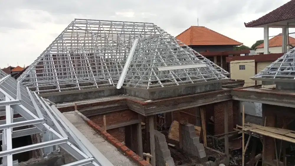 Pemasangan atap baja ringan