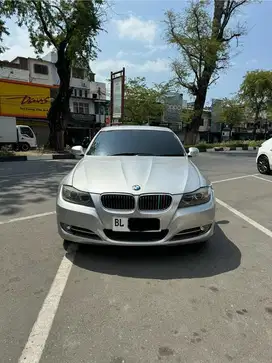 BMW E90 320i LCI LUXURY CLASS