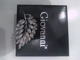 Bros Daun Merk Giovani