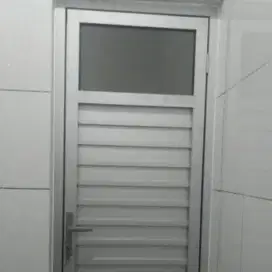 Pintu kamar mandi aluminium