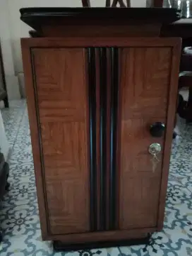 Lemari Jati Antik Lawas