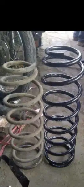 Per keong buat mobil Toyota landcuiser vx 80 depan blkg naik 3cm