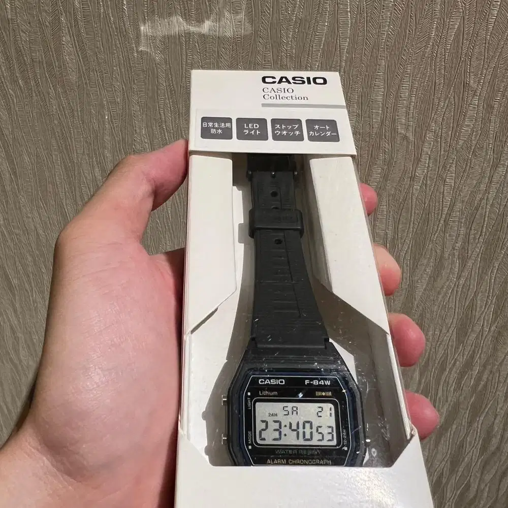 Jam tangan Casio F-84