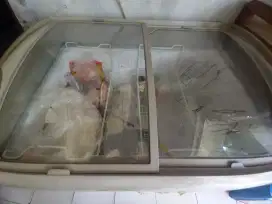 Di jual frezer sliding gea kapasitas 260 ltr