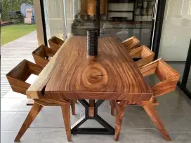 Meja makan minimalis